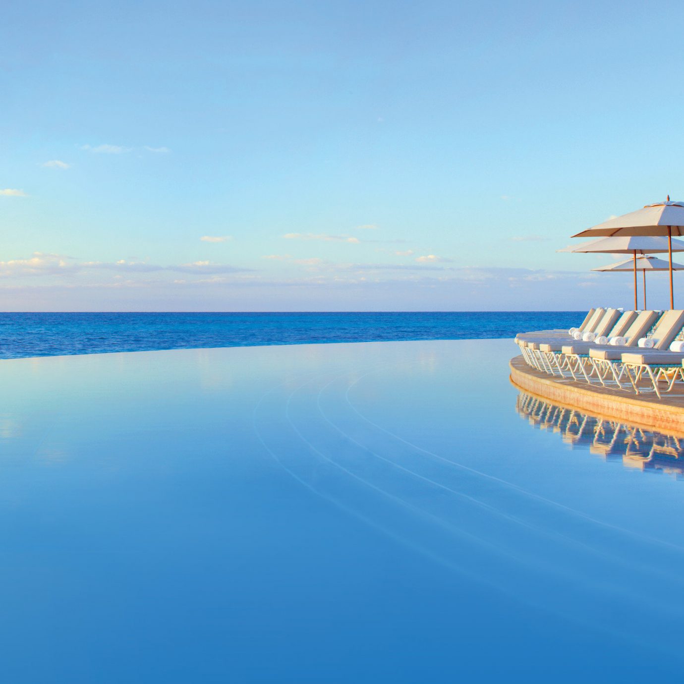 Infinity pool at Lighthouse Pointe at Grand Lucayan