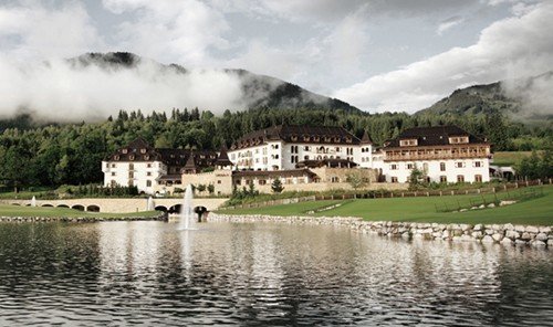 Hotels outdoor grass Nature mountain loch Lake reservoir panorama surrounded clouds