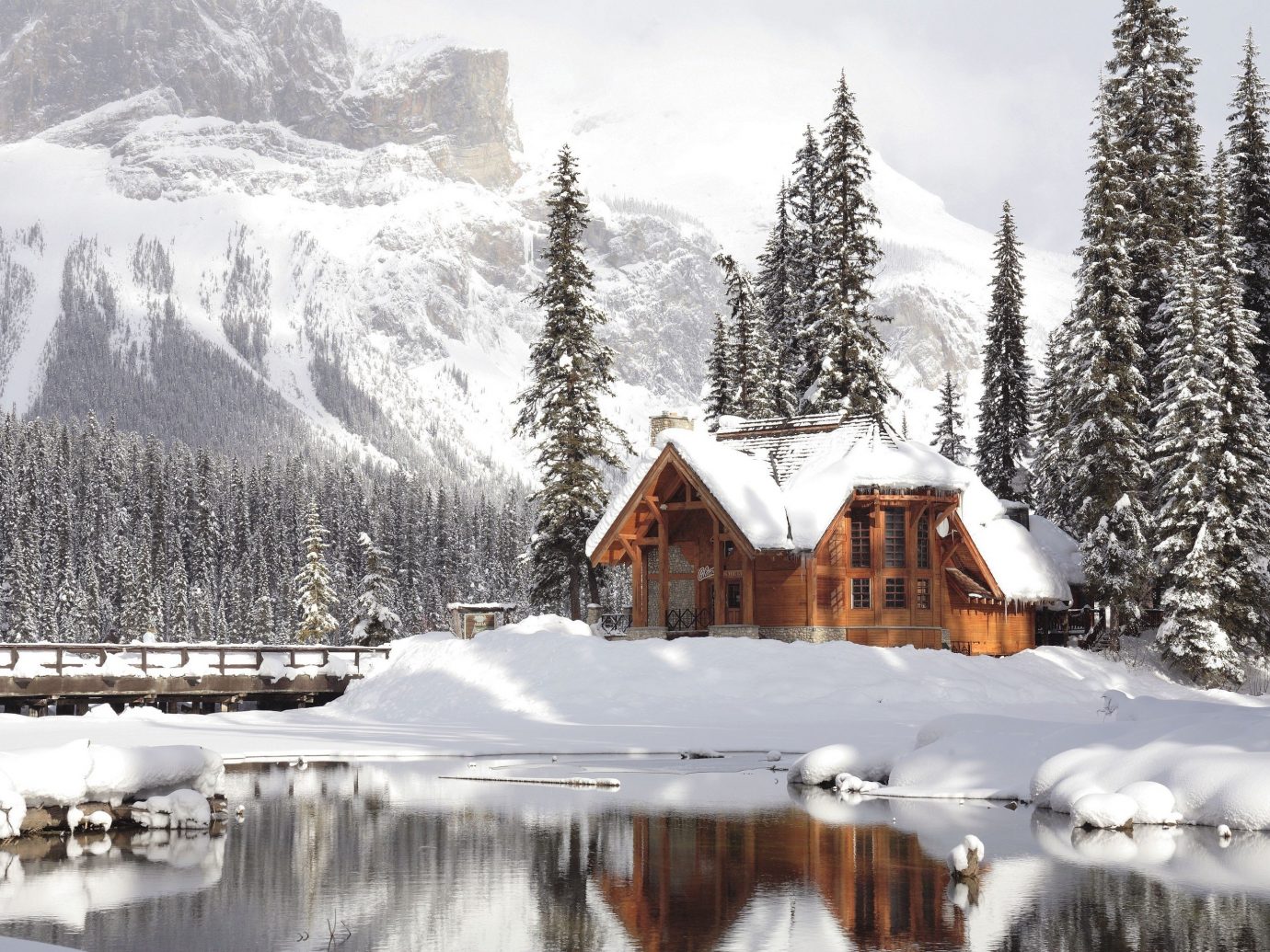 Hotels snow outdoor tree sky Winter Nature mountain wilderness weather covered season geological phenomenon mountain range freezing ice Resort Forest surrounded