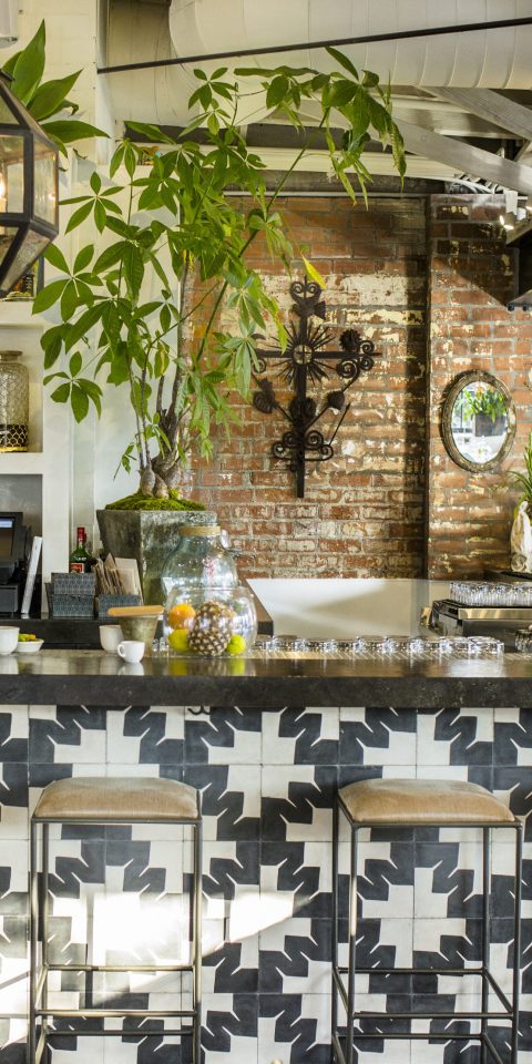 Travel Tips room floristry interior design restaurant counter Design