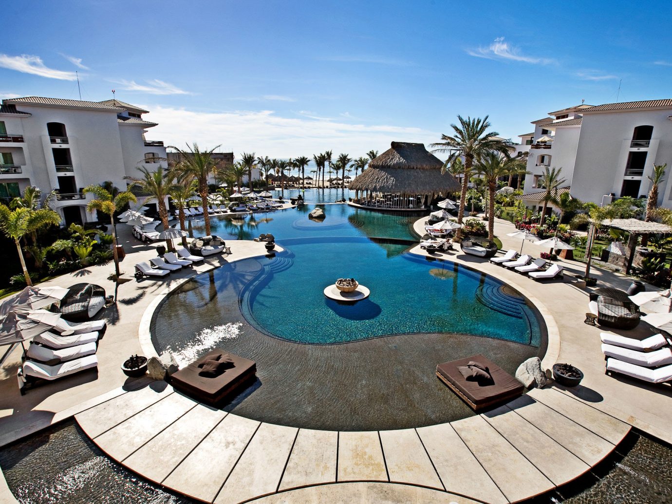 Budget Hotels sky outdoor ground swimming pool property leisure estate backyard Resort mansion Villa condominium sandy day