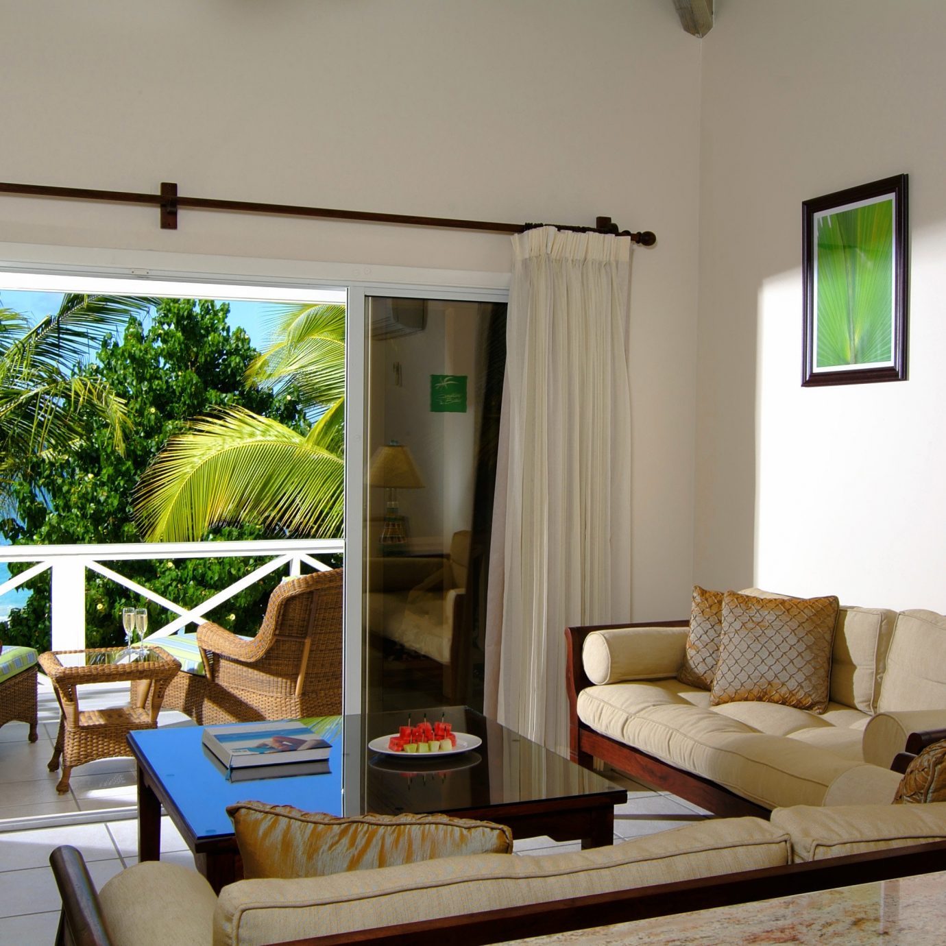 Adult-only All-inclusive Beachfront Luxury Resort property living room home condominium Villa cottage farmhouse Suite
