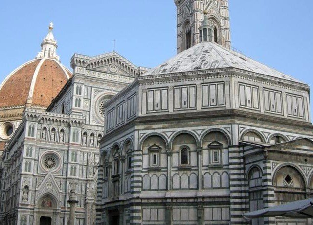 building landmark historic site classical architecture Architecture byzantine architecture place of worship basilica cathedral Church baptistery synagogue tours old ancient roman architecture dome courthouse stone government building