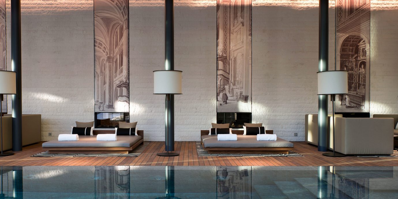 Lounge Luxury Play Pool Resort Lobby Architecture living room lighting glass flooring
