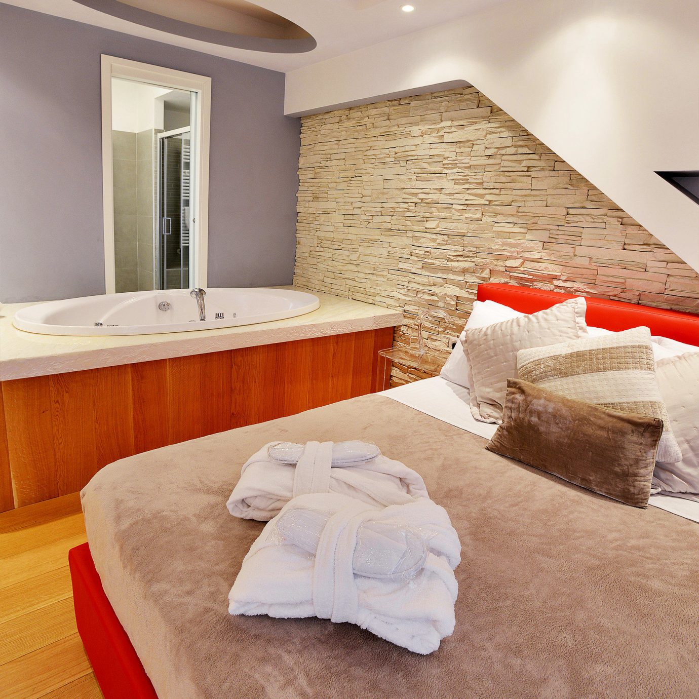 B&B Bath Bedroom City property Suite flooring cottage bed sheet