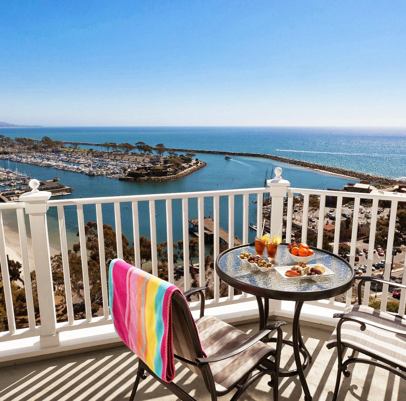 Bar Beachfront Dining Drink Eat Ocean sky chair leisure property Deck Resort home Villa overlooking cottage Balcony porch