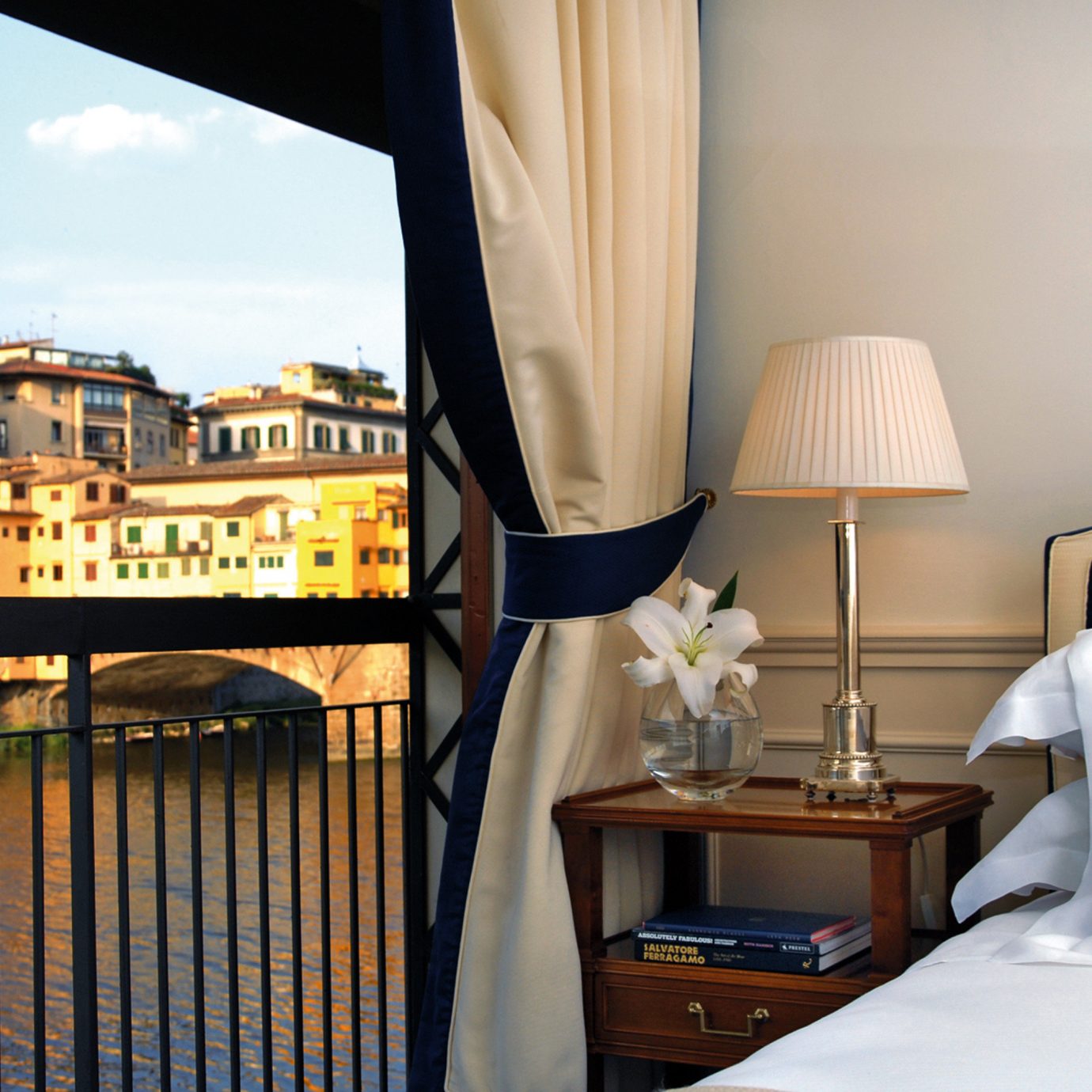 Balcony Bedroom City Florence Hotels Italy Modern River Scenic views Waterfront house home cottage