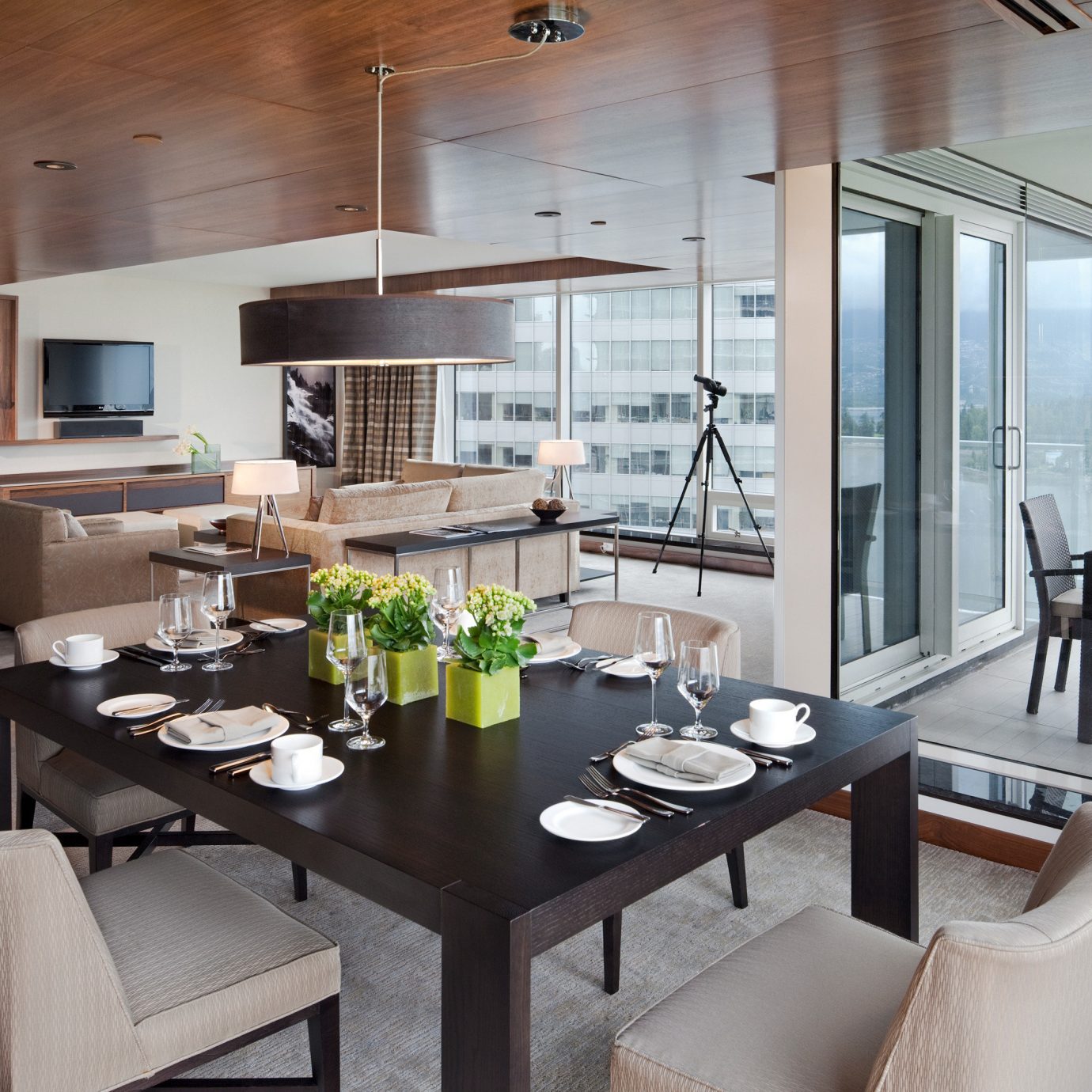 Dining Drink Eat Hotels Modern Scenic views property living room condominium home Suite Villa yacht Island Bar dining table