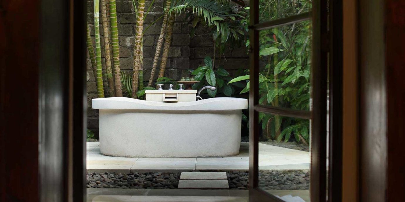 Bath Cultural Eco Elegant Jungle Outdoors Patio Resort house home bathroom swimming pool plumbing fixture plant