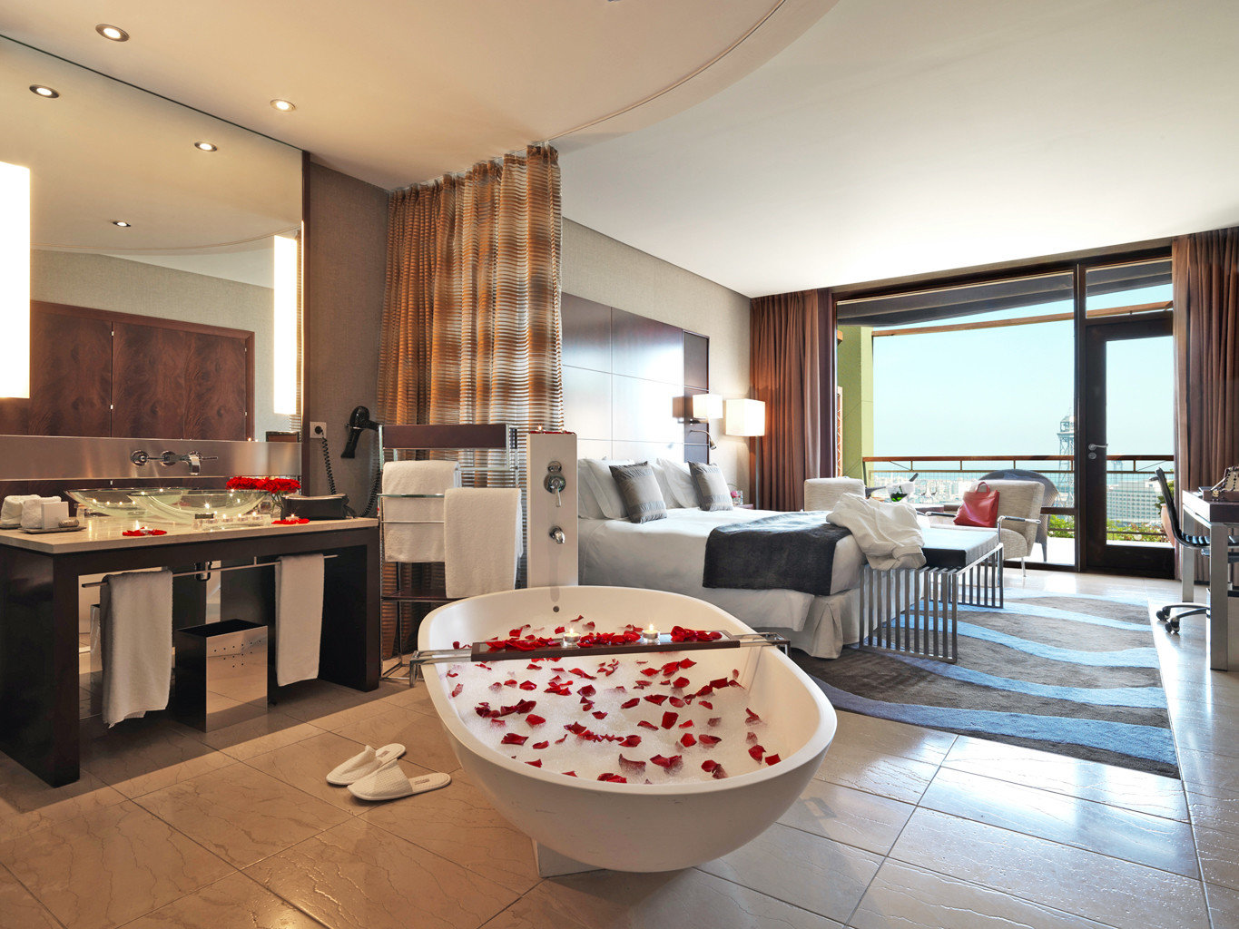 Bath Luxury Modern Romantic Scenic views property home house living room Kitchen condominium Suite cottage