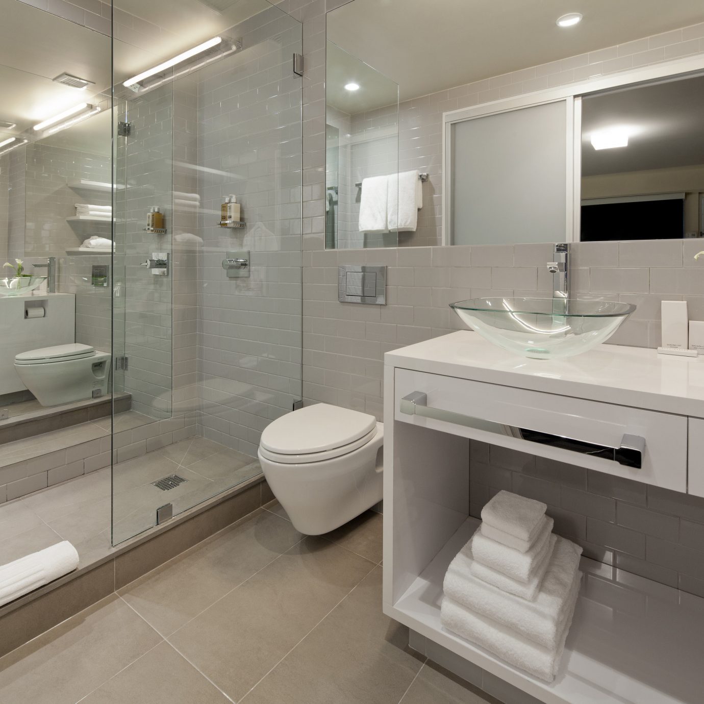 bathroom sink mirror property home flooring toilet bidet tub tile