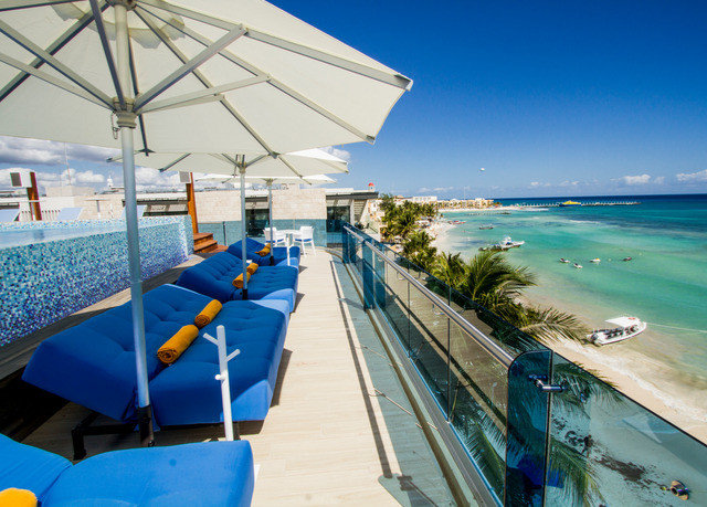 sky leisure blue swimming pool caribbean Beach Sea Ocean Resort Water park Coast vehicle Lagoon shore
