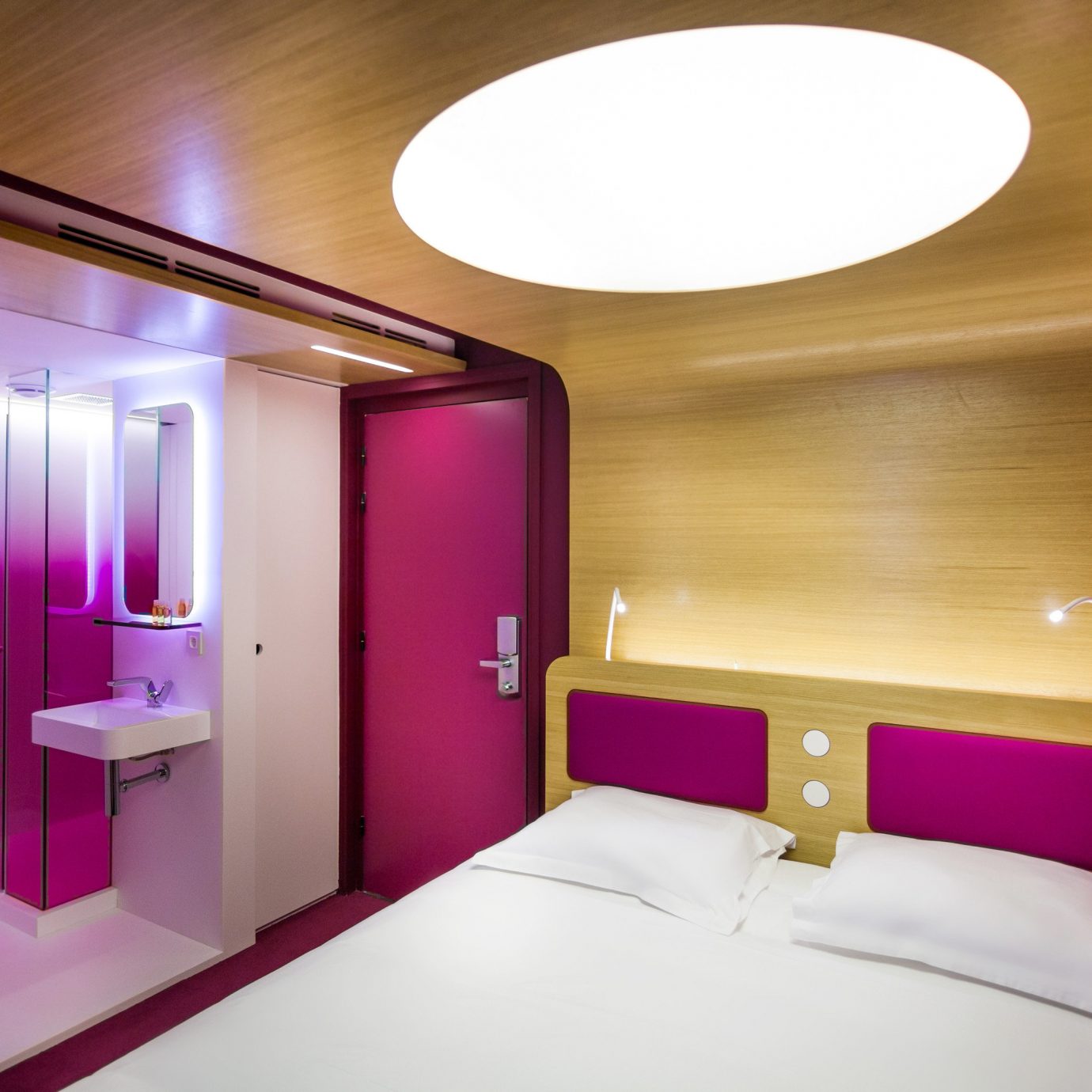 Bedroom Business City Hip Modern Resort Romance Romantic property Suite purple lamp