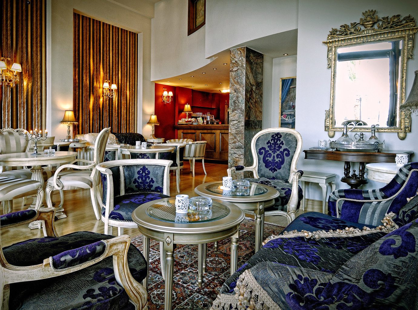 Classic Cultural Elegant Lounge chair property home living room cottage Suite mansion restaurant Bedroom cluttered
