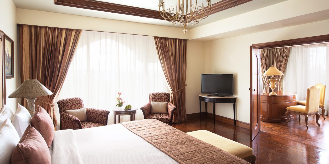 Bedroom Classic Elegant Luxury sofa property Suite curtain home cottage living room condominium
