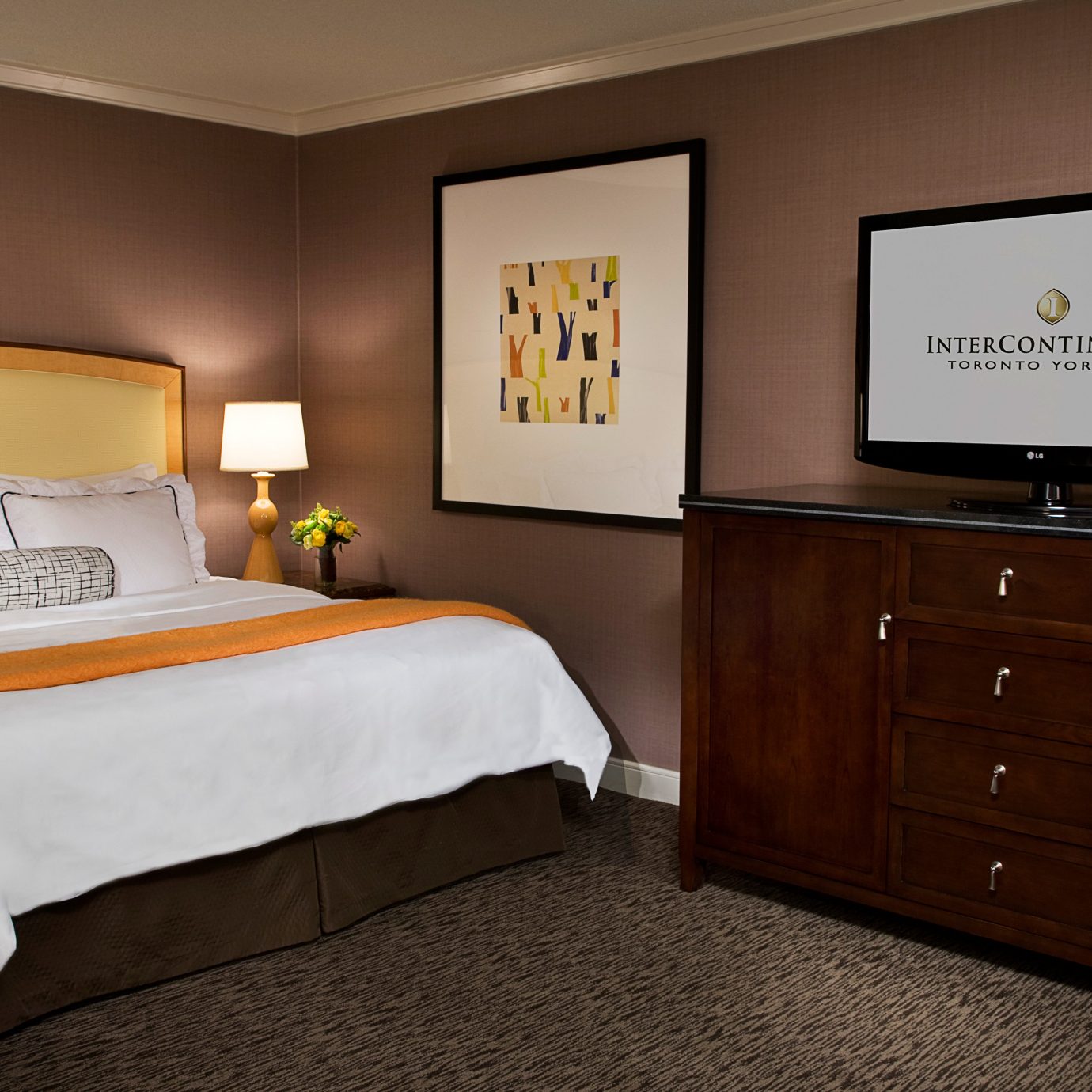 Classic Resort Bedroom property Suite hardwood cottage bed sheet
