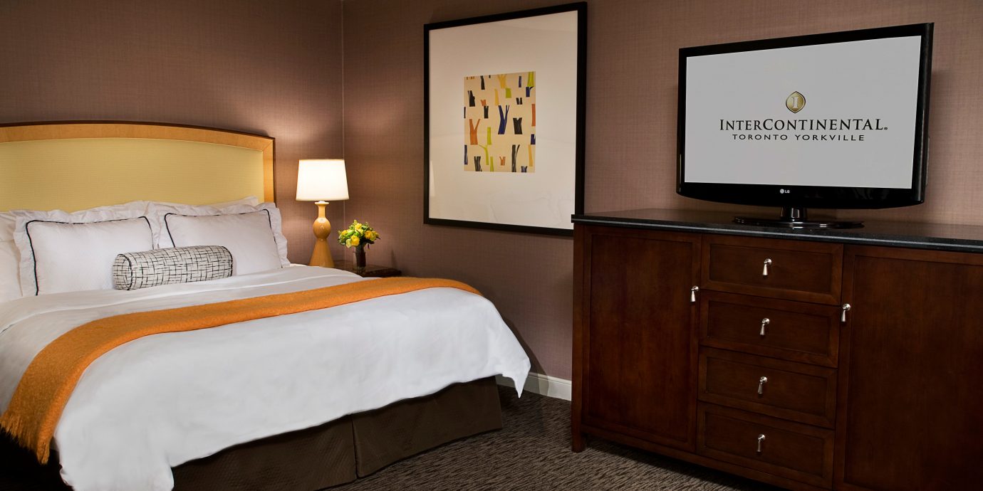 Classic Resort Bedroom property Suite hardwood cottage bed sheet