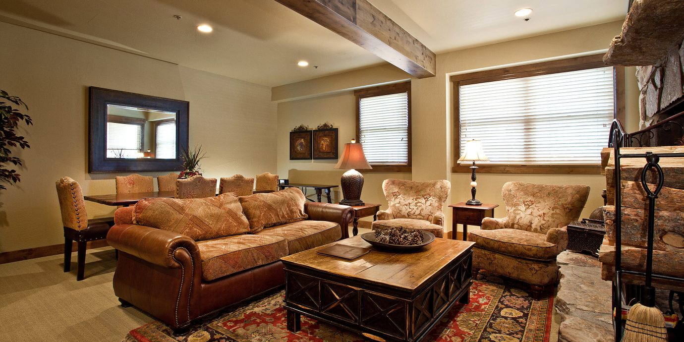 Country Lounge Resort Rustic living room property home hardwood Suite cottage condominium mansion farmhouse Villa Bedroom