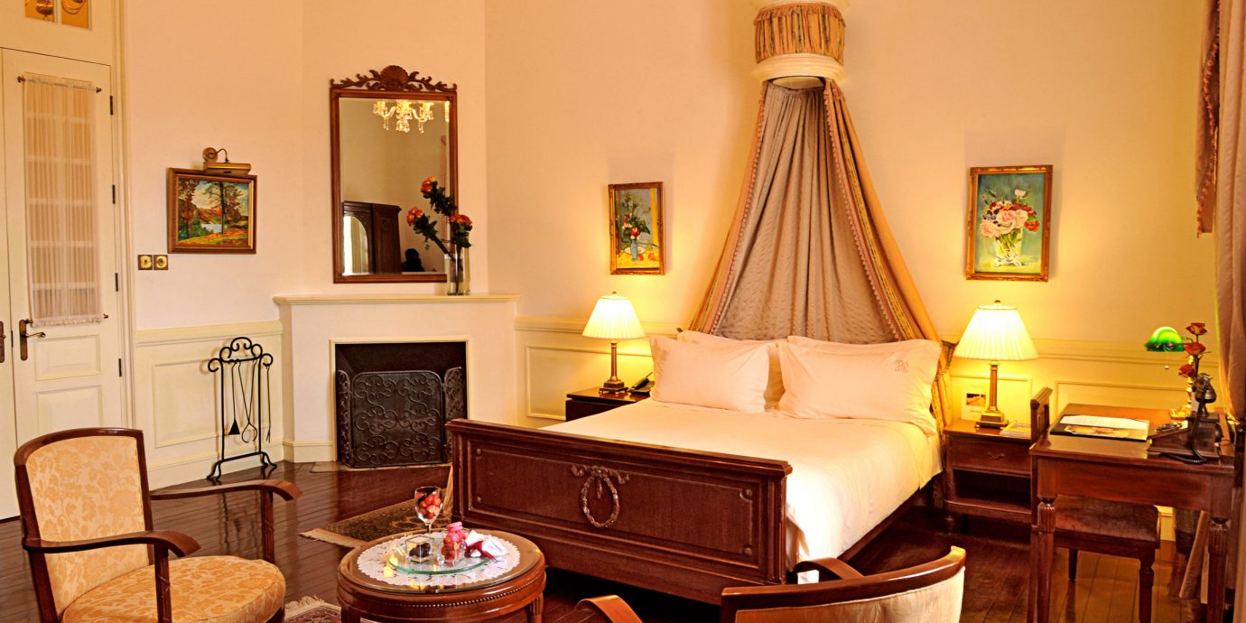 Bedroom Elegant Historic Luxury property chair home Suite living room cottage Villa mansion