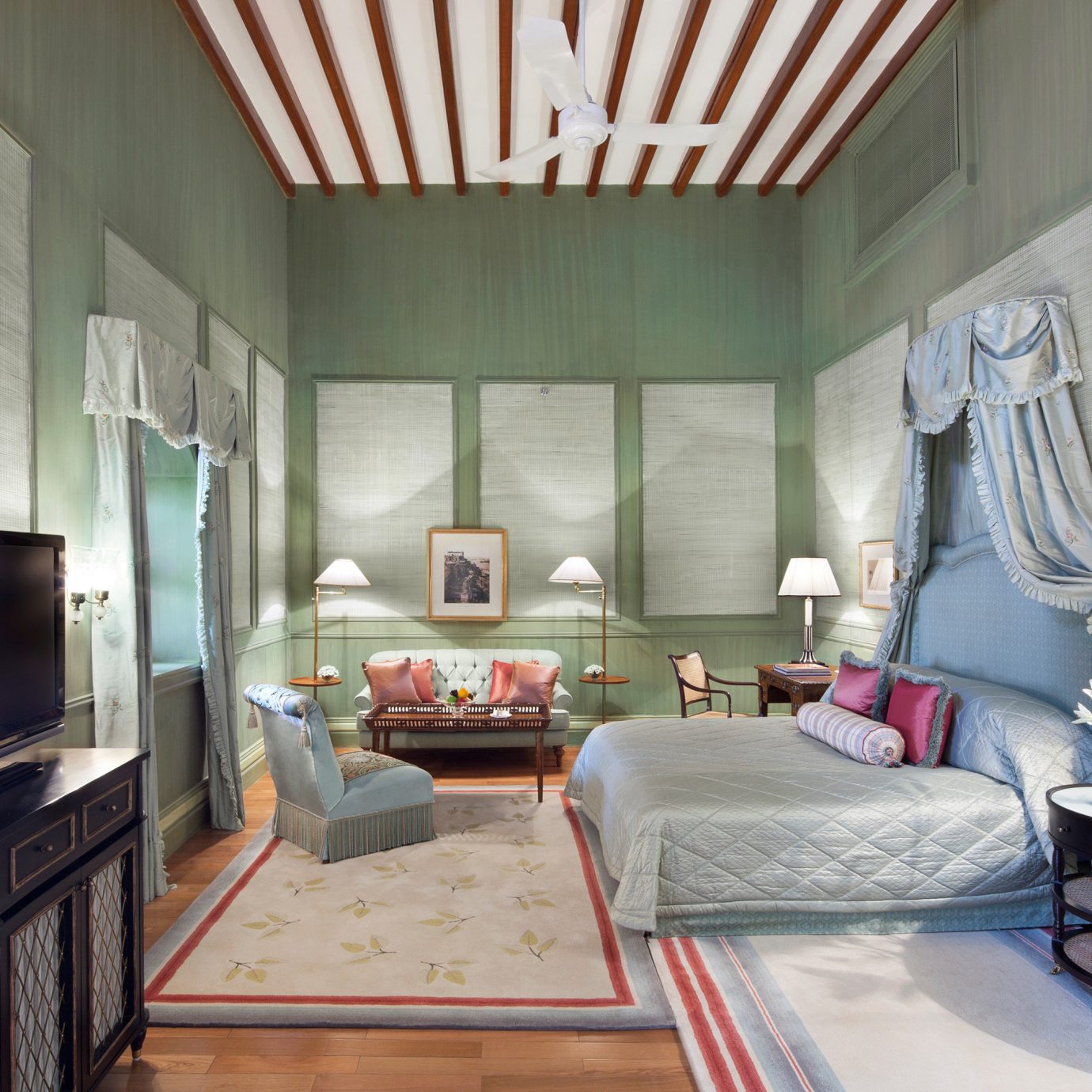 Bedroom Elegant Hotels Luxury living room property home house cottage condominium loft