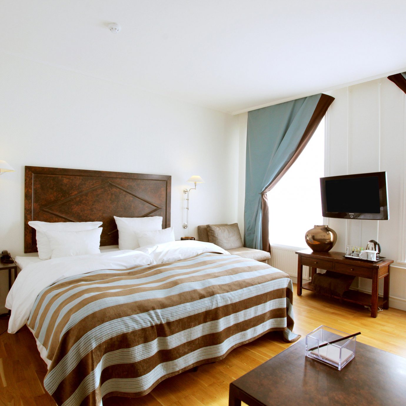 Bedroom Elegant Luxury Modern Suite property cottage Villa