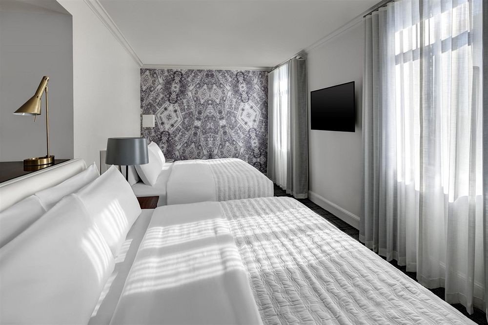 Bedroom Hip Luxury Modern Scenic views Suite sofa property house white pillow condominium
