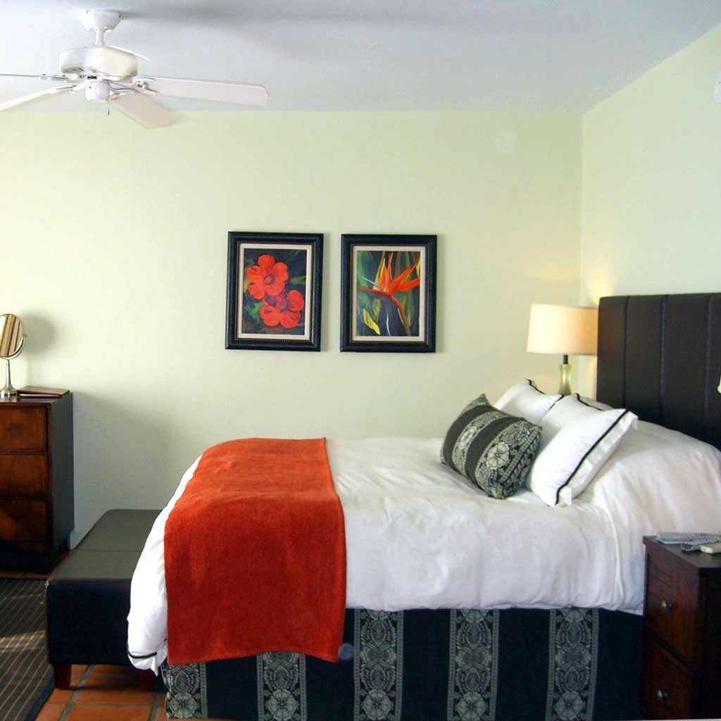 Bedroom Hip Luxury Modern Suite sofa property red cottage home living room bed sheet orange