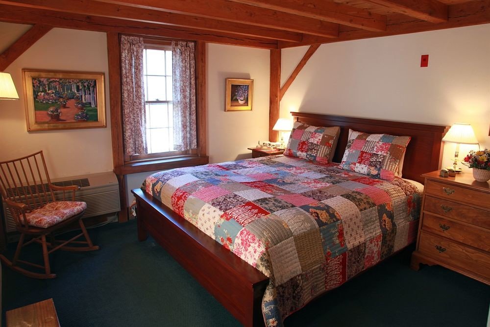 Bedroom Inn Lodge Rustic property cottage Suite bed sheet lamp