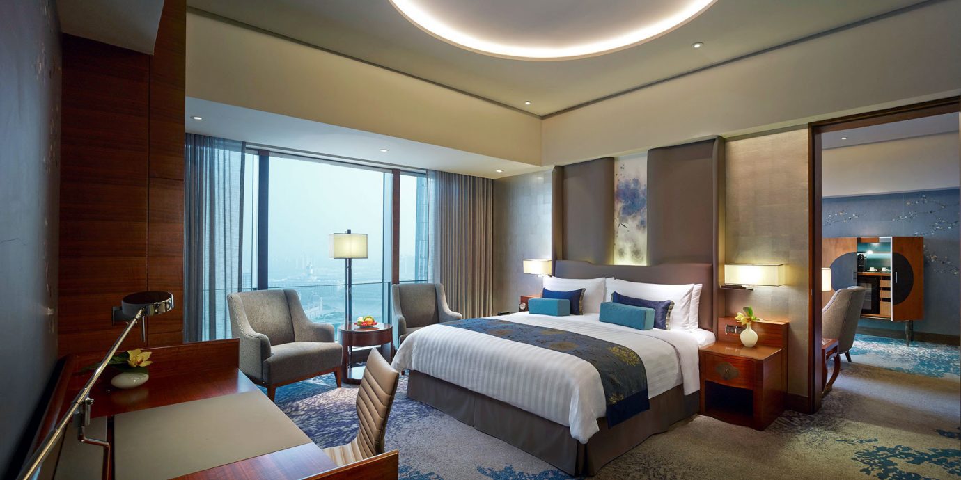 Bedroom Luxury Modern Scenic views Suite property Resort Villa condominium cottage