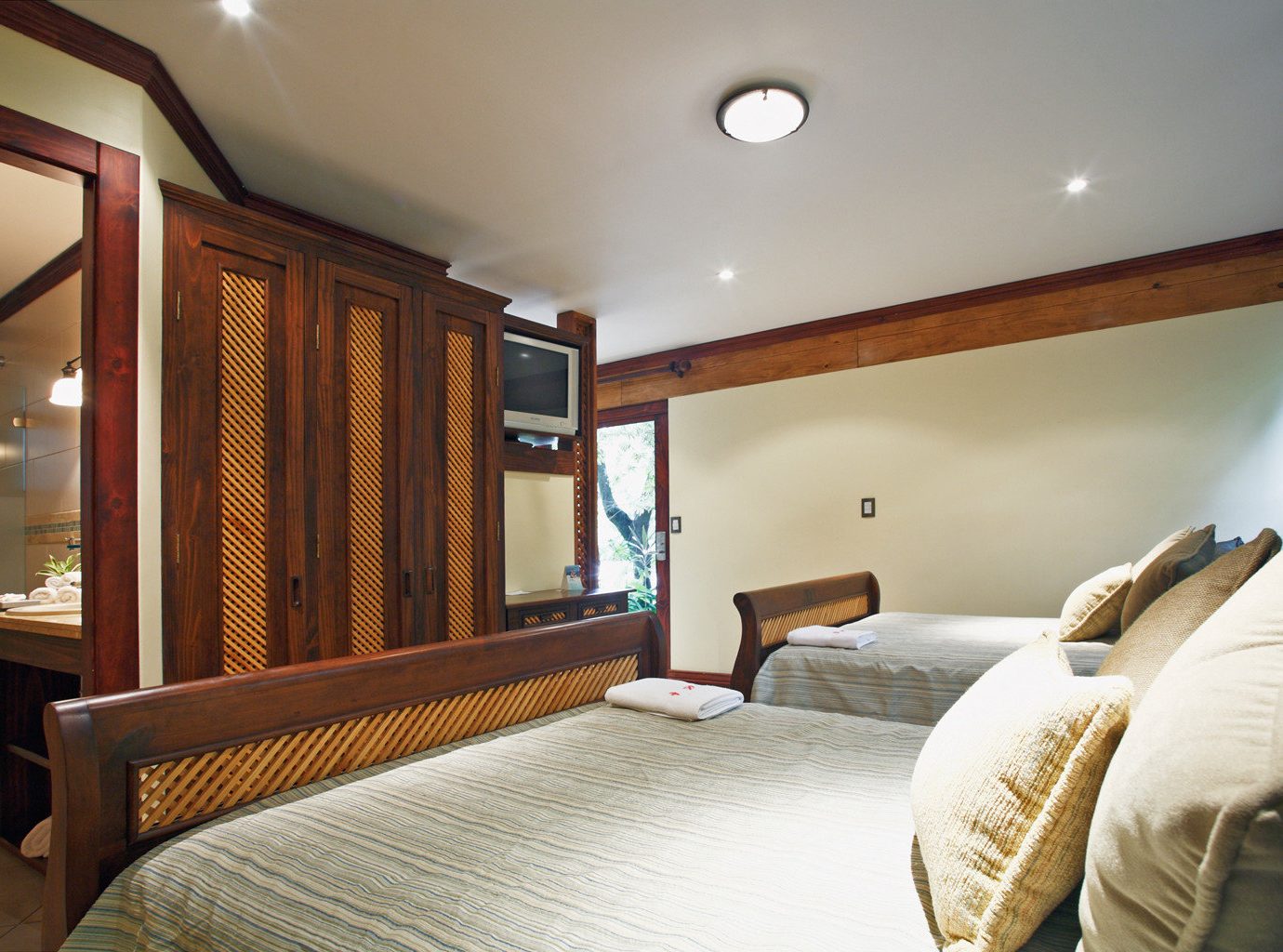 property Bedroom Suite home condominium cottage living room Villa pillow Resort