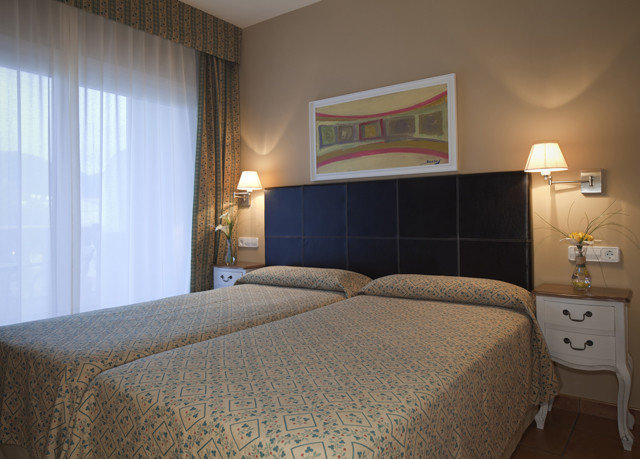 Bedroom property Suite cottage bed sheet bed frame lamp