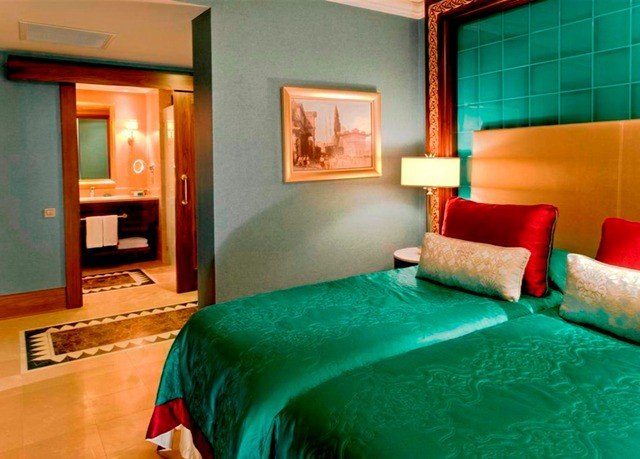 green property Suite Bedroom cottage bright colored