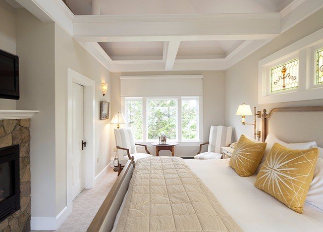 property living room hardwood home Bedroom wood flooring cottage Suite flooring farmhouse mansion