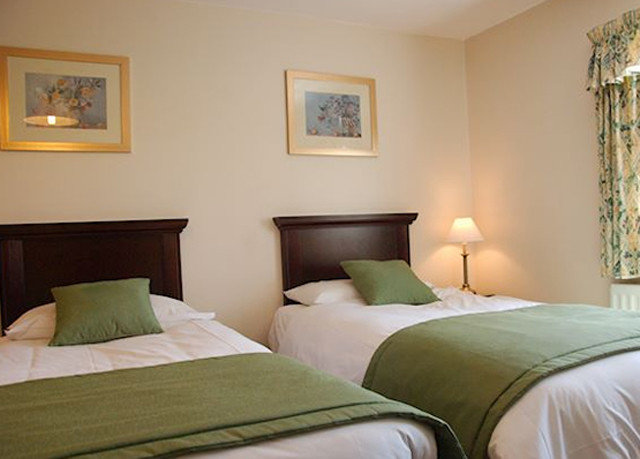 property Bedroom green cottage Suite tan