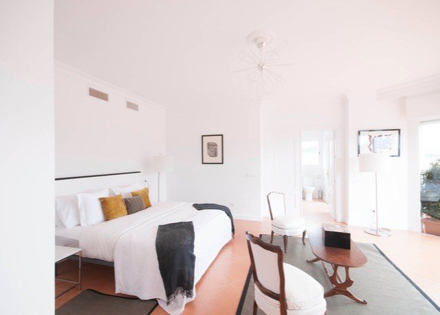 property building cottage condominium Villa Suite loft Bedroom