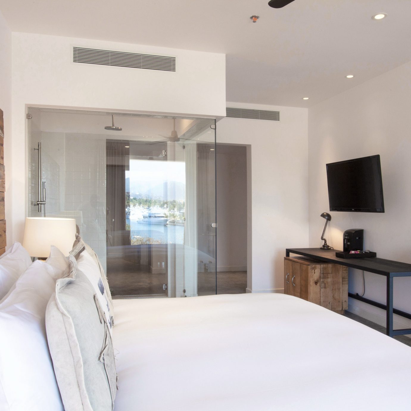 Bedroom property white Suite cottage pillow condominium Villa