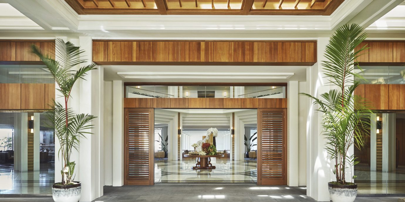 building Lobby Fireplace Courtyard house porch Island