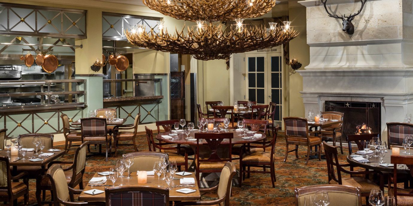 Dining Drink Eat Elegant Fireplace Ranch Resort chair restaurant function hall café Lobby brunch ballroom set cluttered