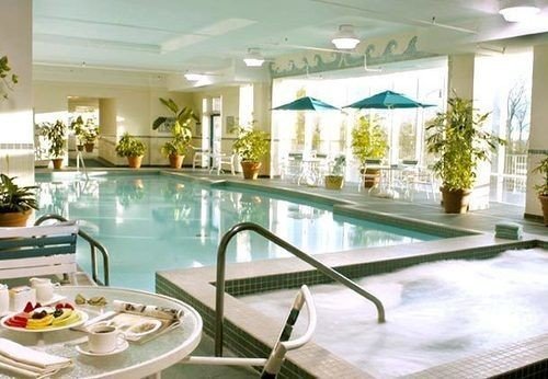 swimming pool property condominium Resort Dining Lobby mansion Villa dining table