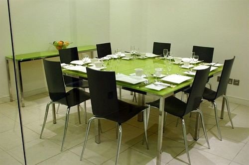 restaurant dining table set