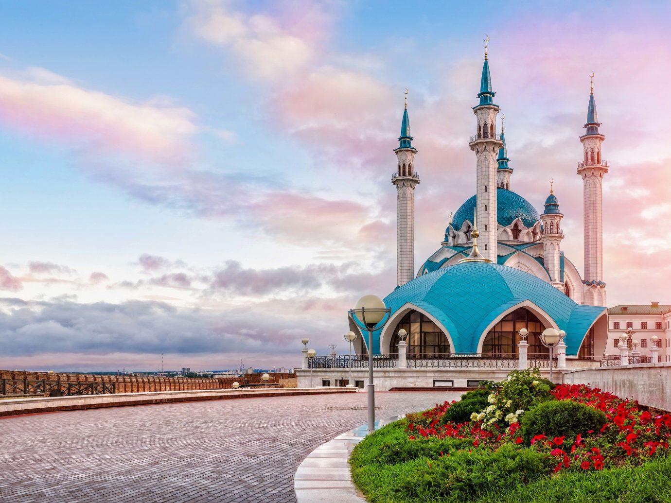 Travel Tips outdoor sky landmark tourist attraction place of worship mosque morning tourism building cloud City historic site computer wallpaper
