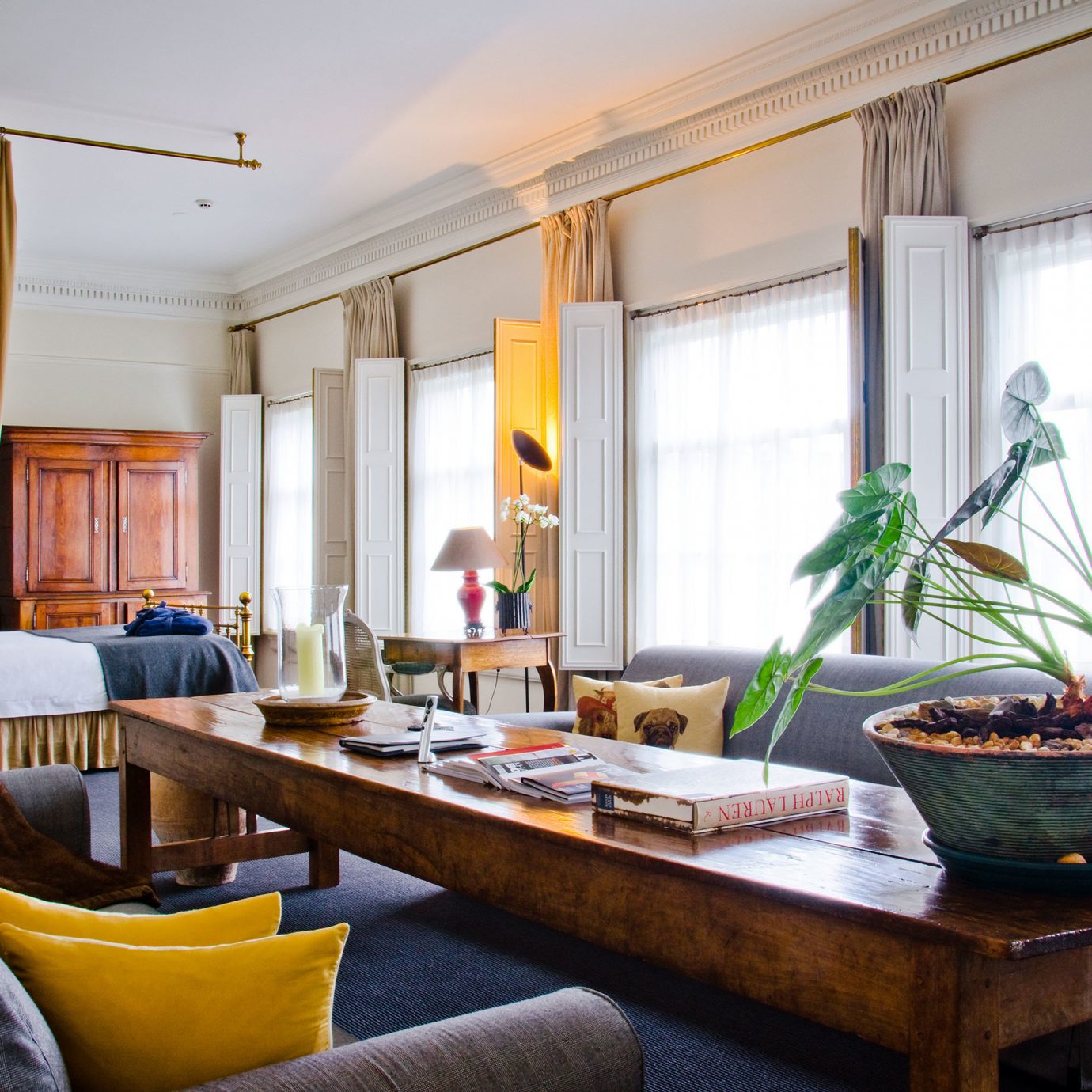 Historic Lounge Luxury Scenic views property living room home condominium house Suite Villa cottage mansion