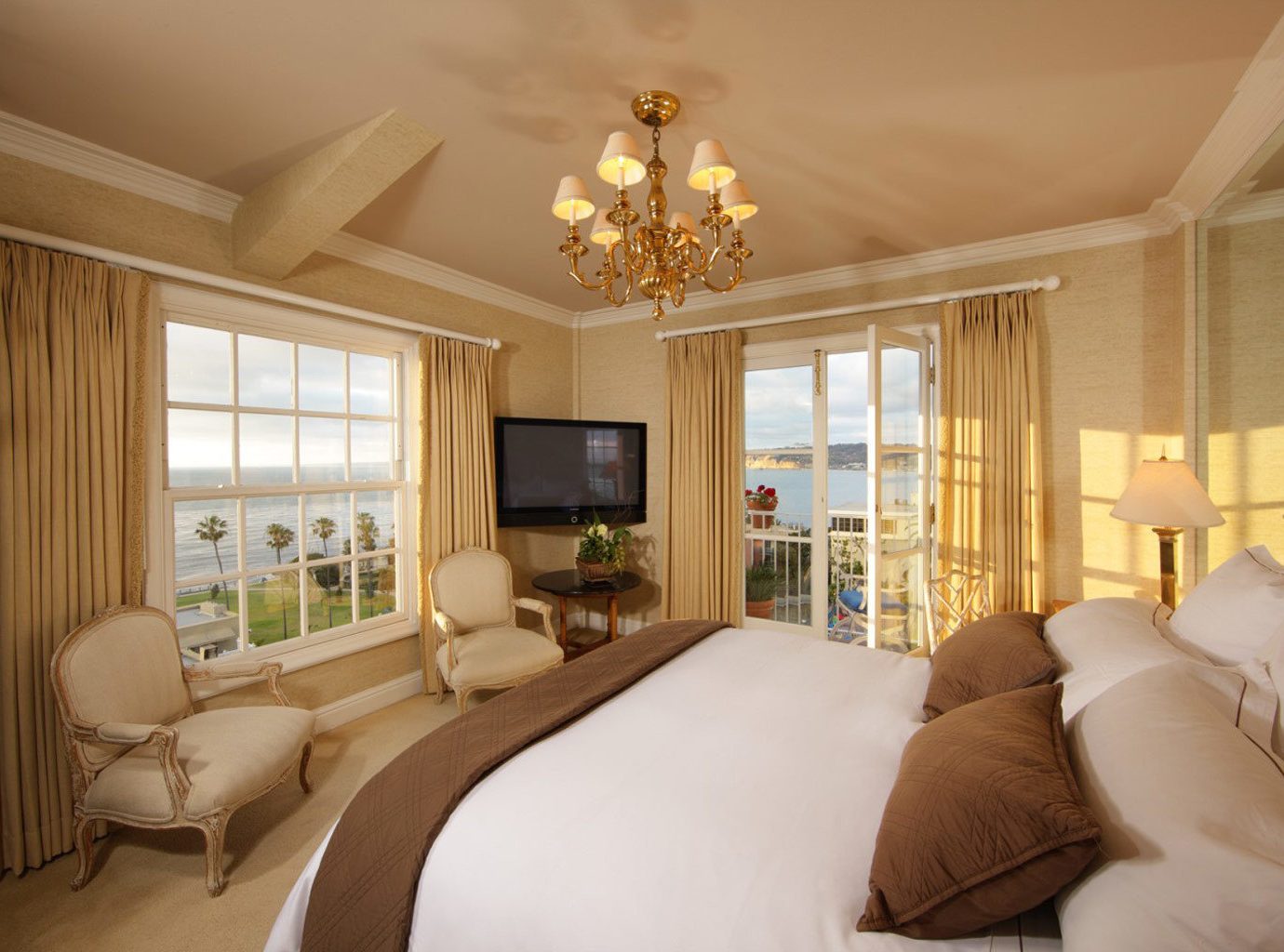 Bedroom At La Valencia Hotel In San Diego, Ca