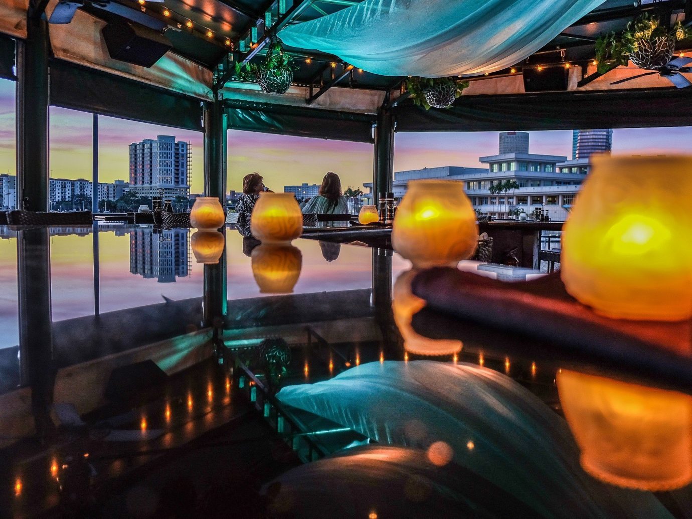 bowling structure sport venue light lighting Bar screenshot