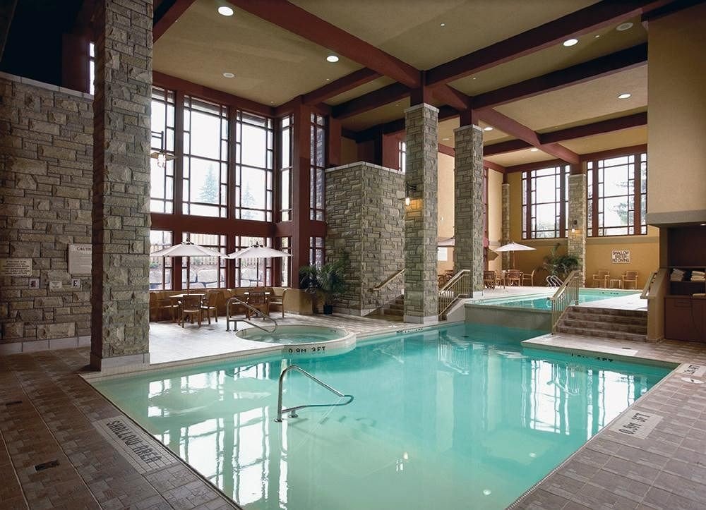 swimming pool building property condominium Lobby home mansion Resort living room