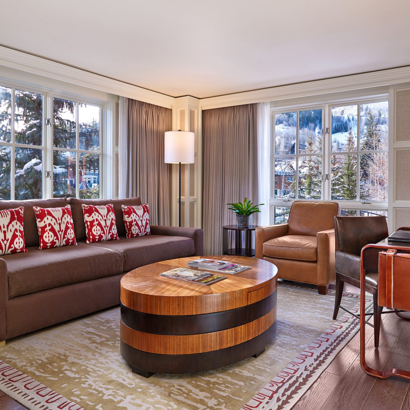 Luxury Modern Resort sofa property living room Suite home hardwood condominium