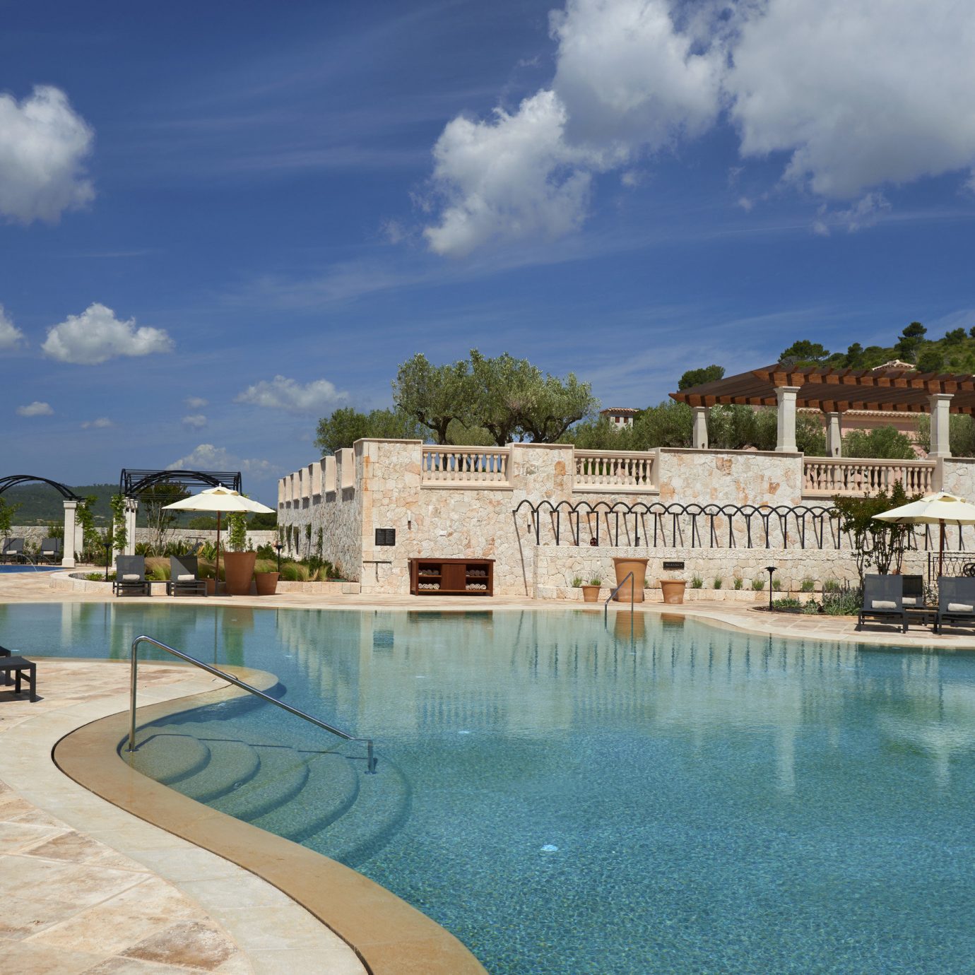 sky property swimming pool Town Resort Sea mansion Villa palace shore day