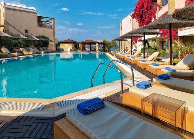 swimming pool property leisure Resort Villa backyard condominium