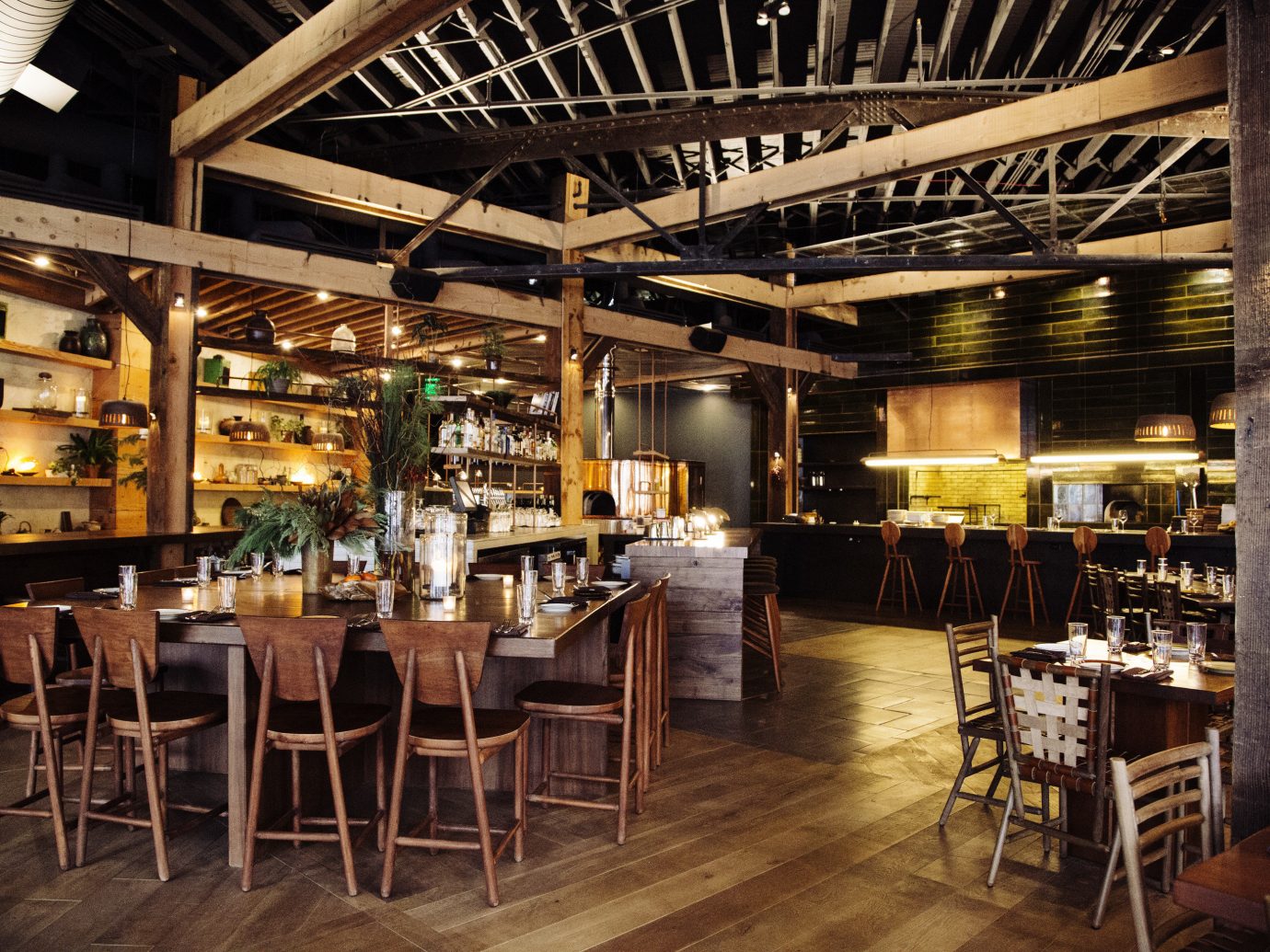 Influencers + Tastemakers table indoor floor restaurant interior design ceiling café Dining tavern several dining room
