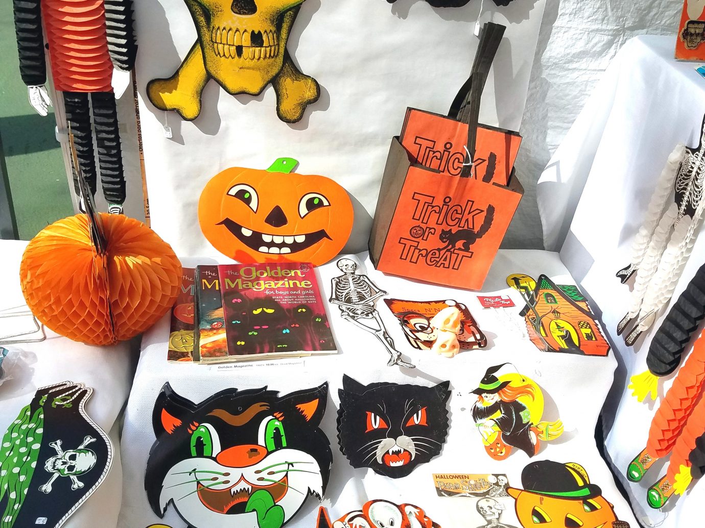 halloween decorations at Scary Bazaar